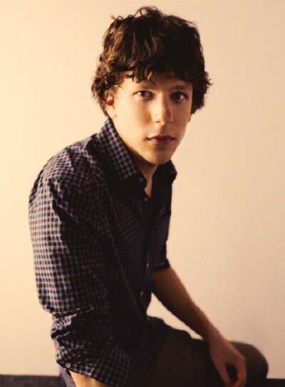 #Jesse Eisenberg#昨晚在SY看了一篇超級帶感的EM文！燃的嗷嗷亂叫！！！！！！！！！嚶~~刷一組卷毛！！好想念TSN啊！！！