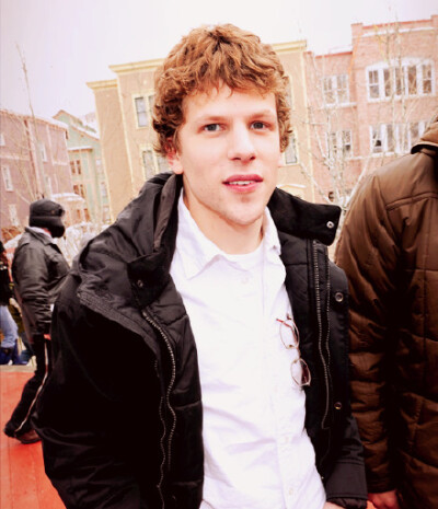 #Jesse Eisenberg#昨晚在SY看了一篇超級帶感的EM文！燃的嗷嗷亂叫！！！！！！！！！嚶~~刷一組卷毛！！好想念TSN啊！！！