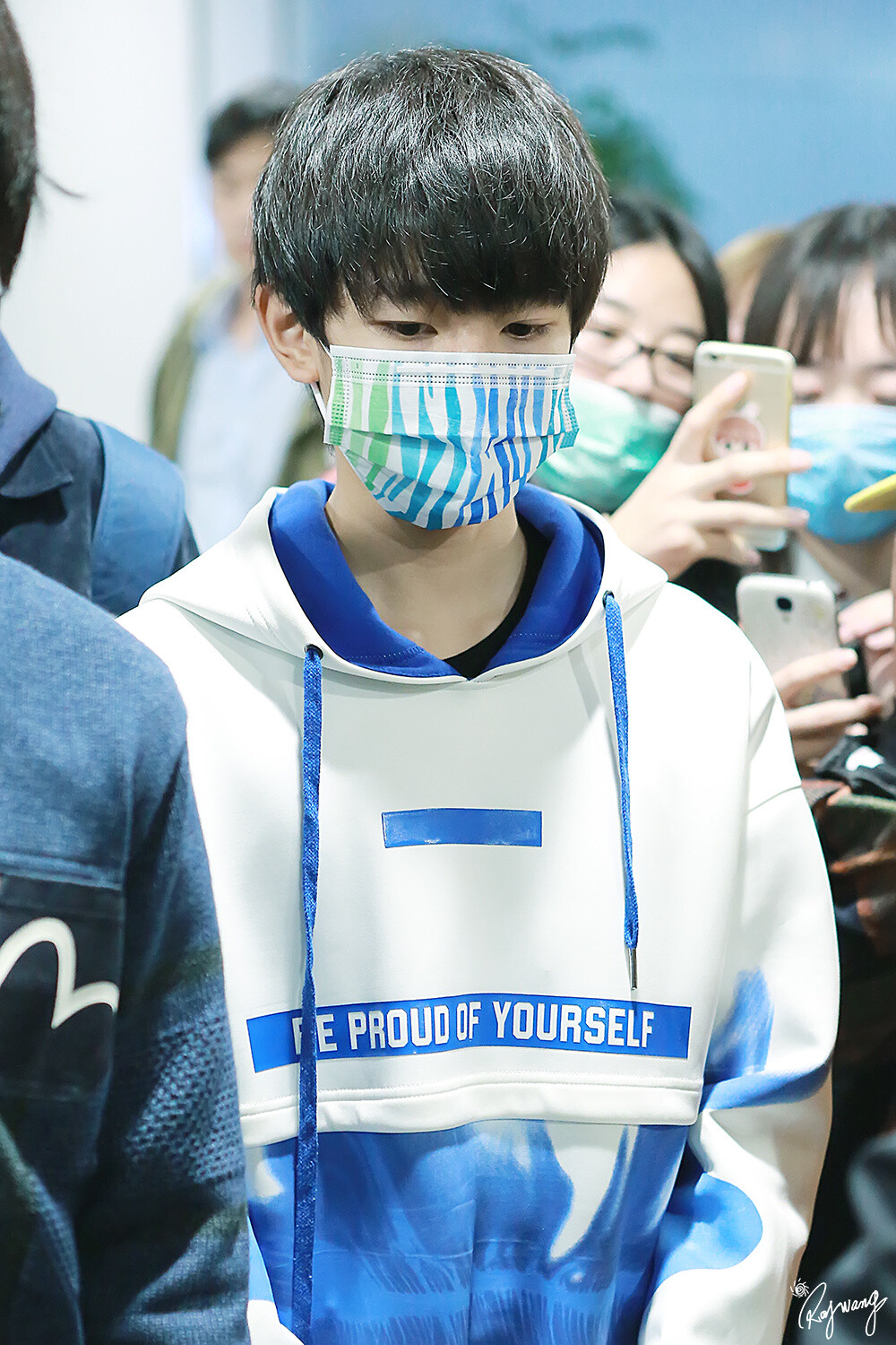 TFBOYS王源 151115北京赴宁波 cr:-RoyWang1108-