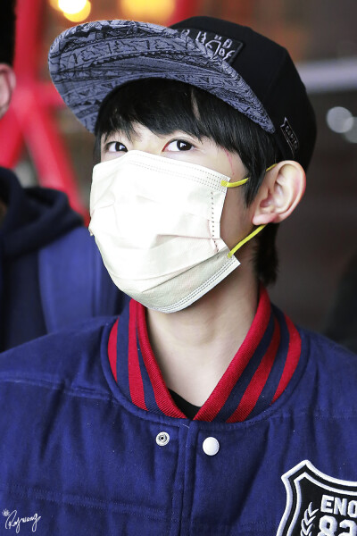 TFBOYS王源 151116宁波返北京 cr:-RoyWang1108-