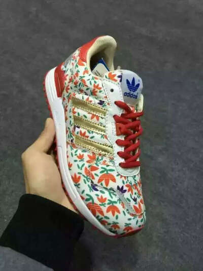 Fashion鞋帮～阿迪达斯 ZX700 范冰冰上脚 梦幻三叶草 女鞋36-39码 编号：365243包邮