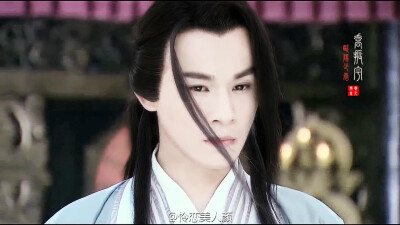 乔振宇《古剑奇谭》 【欧阳少恭】风前独坐弄琴筝， 明灭蓬山九万程。 偏有漏长惊永夜， 梦魂又觉第几生。by怜恋美人颜