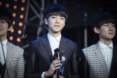 #王俊凯# #TFBOYS王俊凯# #TFBOYS# 150411音悦V榜 cr：Karryfay