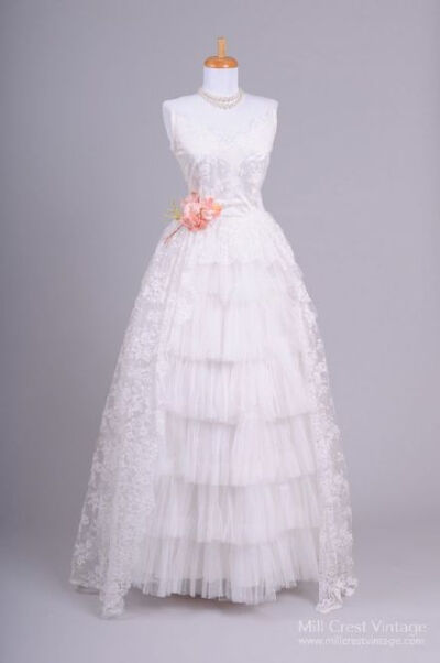 1950年的禮服婚紗