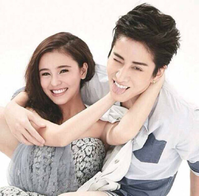 - 即使退下戏服并非我所想、我仍爱你故事里的模样。