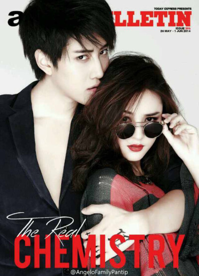 - 即使退下戏服并非我所想、我仍爱你故事里的模样。