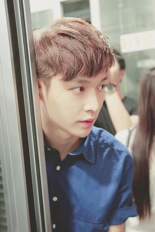 张艺兴.EXO.LAY