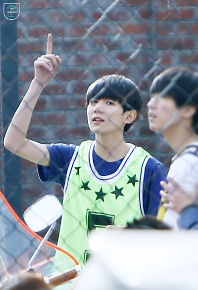 TFBOYS王源 韩国行程上班 cr：Twinkling1108