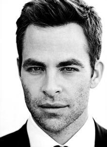 Chris Pine，我超喜欢这个男人的。从《公主日记》里那个暖暖的女王背后的男人，到《星际迷航》里帅痞的船长，都是我的菜(ฅ>ω<*ฅ)