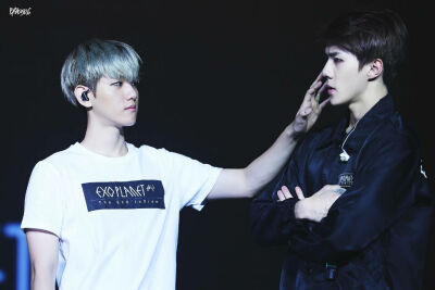 Hunbaek勋白 EXO