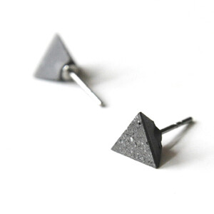 三楼台湾直發順丰22 Design水泥耳釘Tetrahedron Earring