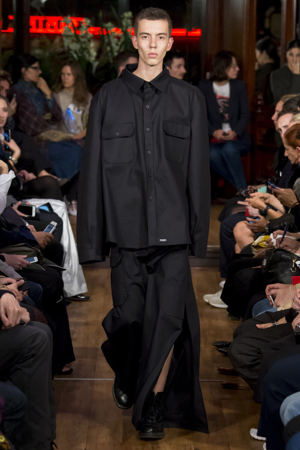 SPRING 2016 READY-TO-WEAR
Vetements