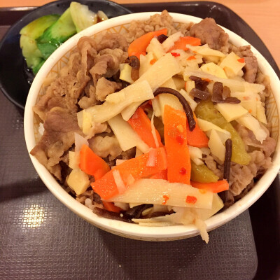 泡椒笋牛丼——食其家