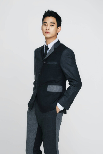 看看，金秀贤是不是很帅!