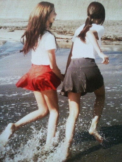 世界上最幸福的事之一是能和闺密都在一个城市，并且有共同的品位。