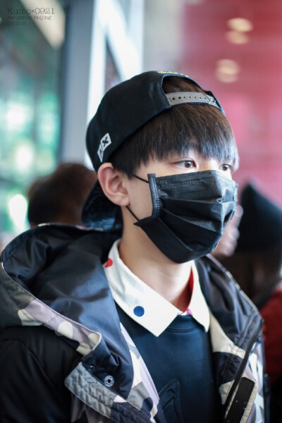 #王俊凯# #TFBOYS王俊凯# #TFBOYS# 151216 杭州萧山机场－北京首都机场 cr：KumoDesu_0921