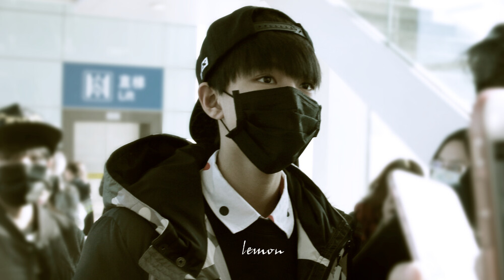 #王俊凯# #TFBOYS王俊凯# #TFBOYS# 151216 杭州萧山机场－北京首都机场 cr：LLLemonK