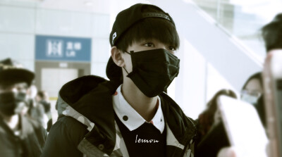 #王俊凯# #TFBOYS王俊凯# #TFBOYS# 151216 杭州萧山机?。本┦锥蓟?cr：LLLemonK