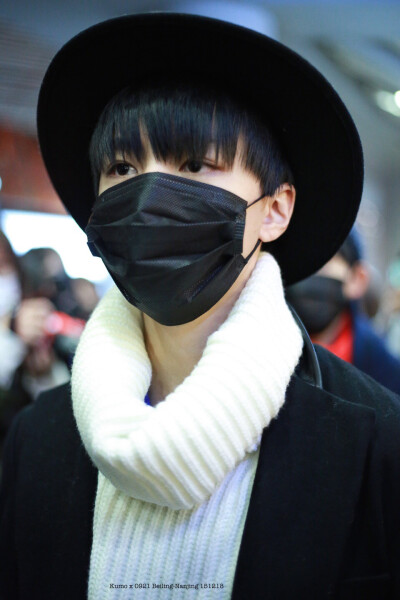 #王俊凯# #TFBOYS王俊凯# #TFBOYS# 151218 北京首都机场－南京禄口机场 cr：KumoDesu_0921