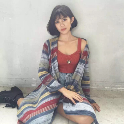 短发。