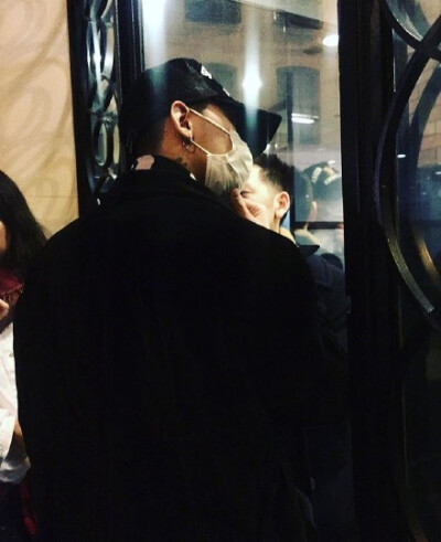 【#权志龙# X marvingarciaofficiel&joyce_wxw INS 更新】「20160126 GD spotted at Chanel Shop in Paris」[哆啦A梦花心][哆啦A梦花心]