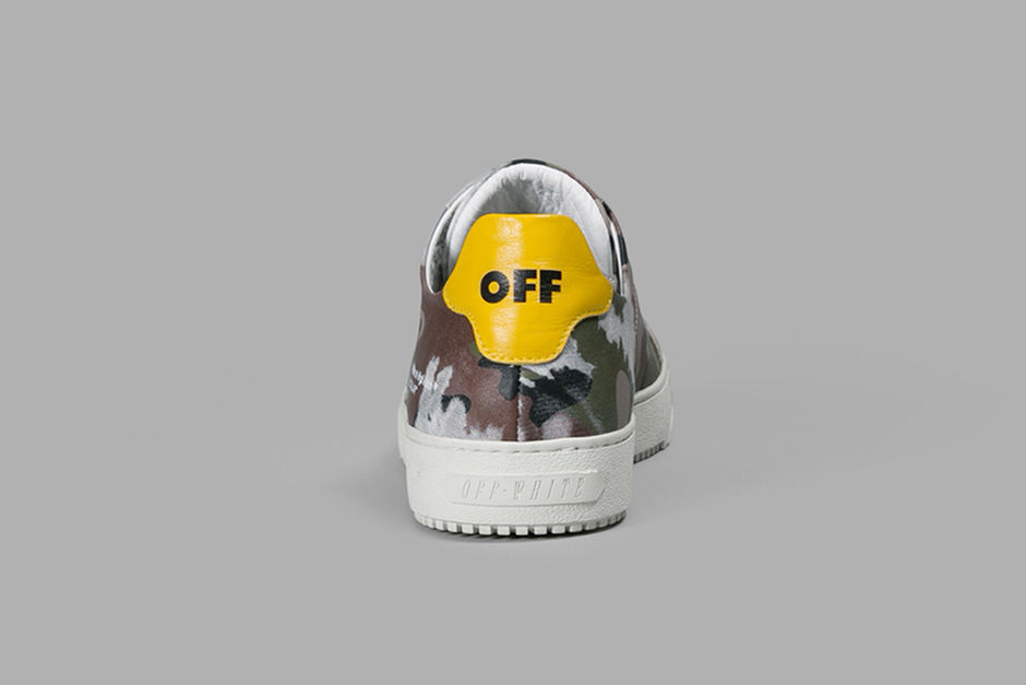 OFF-WHITE 是黑人设计师 Virgil Abloh 在 2014 年创办的品牌，有地道的街头时尚风格。他们最新推出的是 2016 年春夏系列“Blue Collar”，有四种配色：黑白条纹，迷彩，纯白和黑色的深浅条纹，既有适合大众的简约款式，也有极具视觉冲击和品牌辨识度的。鞋身均为皮革，在后跟处分别标注了“OFF”和“WHITE”的黑体字。