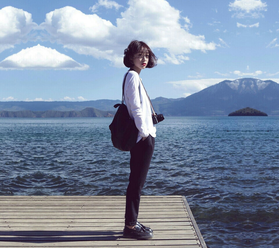 女生 小清新 海边 凄凉 黑白 短发