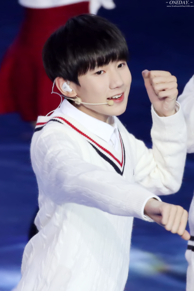 TFBOYS王源 151219 《最强大脑》录制 cr:_OneDayRoy_