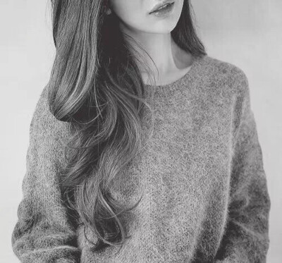 你还是那么爱笑，只是还是抵不过心中的荒芜人烟'