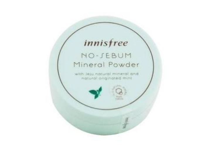 innisfree薄荷散粉，我也是跟风买的这个，没有买之前，看见各大网站上推这个，所以就长草，然后这次去曼谷，在专卖店看见就买了，当时旁边试用的都没了，额想着，这么多人推荐，应该不错吧，但是，事实证明，你还是得自己试，我去，回来以后我用了下，我是混合偏油的，呵呵，它存粉!!!控油我没看见，我刚拍到脸上，它就存粉，也是醉了，就这样吧，还是的自己试用，不推荐!!!