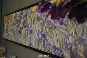 梵高的鸢尾+仿真的鸢尾花篮，现在与过去的碰撞，优雅中带一点小情绪。