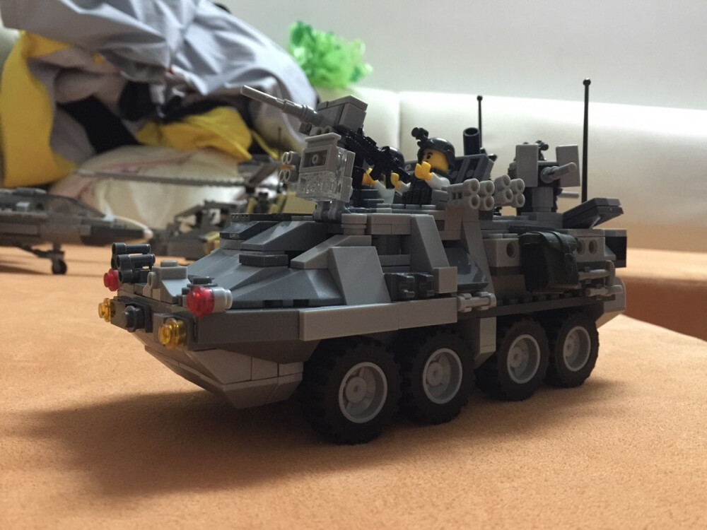 乐高斯崔克步兵战车