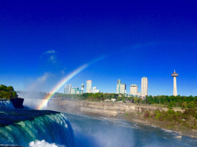 Niagara Falls 尼亚加拉大瀑布 美加边境 虽然冻死了 但是看见这彩虹也是值得了！