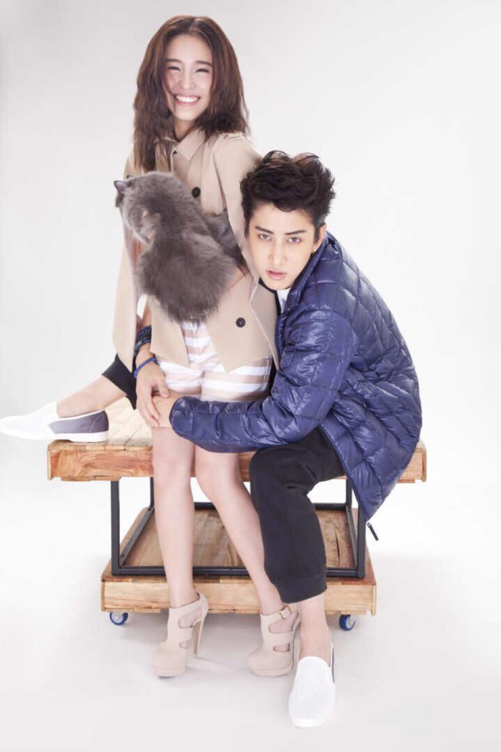 - 即使退下戏服并非我所想、我仍爱你故事里的模样。