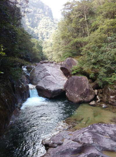 江西大安源，青山不改，绿水长流