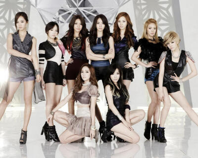 少女时代 Girls'Generation 泰妍 Taeyeon 林允儿 Yoona 郑秀妍 Jessica 李顺圭 Sunny 崔秀英Soo Young 徐珠贤 Seohyun 黄美英 Tiffany 权侑莉 Yuri 金孝渊 Hyoyeon