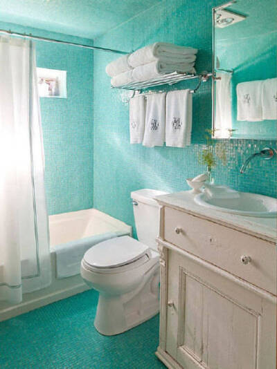 水蓝色浴室