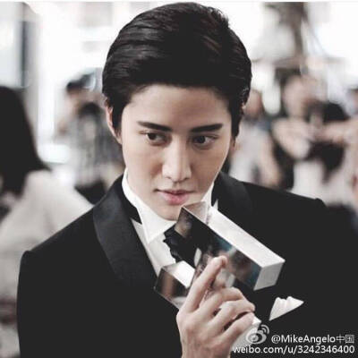 MIKE 头像 手机壁纸 头了 空间壁纸 锁屏壁纸 小清新图片 男生头像