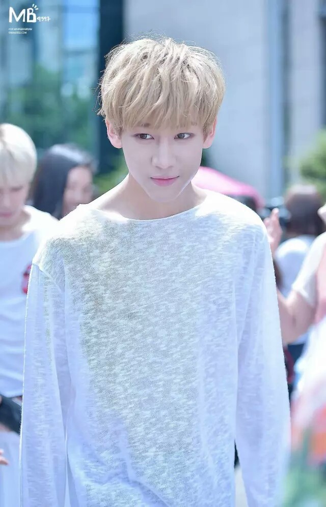 GOT7是韩国JYPEntertainment于2014年推出的男子组合，七名成员包括林在范（JB.）、朴珍荣（Jr.）、段宜恩（Mark）、王嘉尔（Jackson）、崔荣宰（YoungJae）、BamBam、金宥谦（YuGyeom）