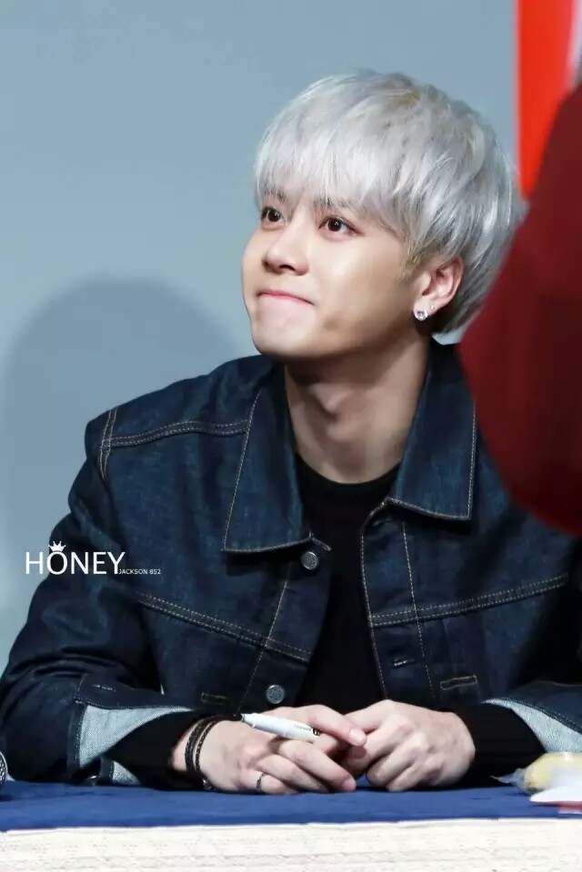 GOT7是韩国JYPEntertainment于2014年推出的男子组合，七名成员包括林在范（JB.）、朴珍荣（Jr.）、段宜恩（Mark）、王嘉尔（Jackson）、崔荣宰（YoungJae）、BamBam、金宥谦（YuGyeom）