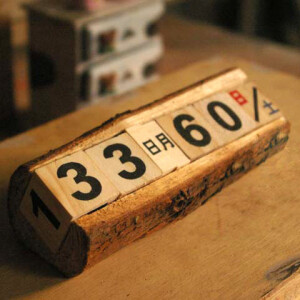 笔笔酷★ZAKKA杂货 原木做旧日历摆件 复古DIY台历 拍摄道具