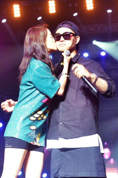 周一情侣（월요커플），韩国SBS电视台周日综艺节目《RUNNING MAN》中，成员Gary（姜熙健）和宋智孝组成的Love Line，因为节目在周一录制所以称为周一情侣。