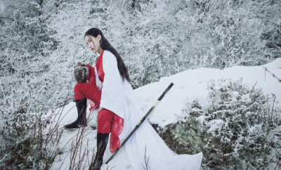 [雪千寻]过尽万水千山，拂了一身还满。/摄影:夏雨天