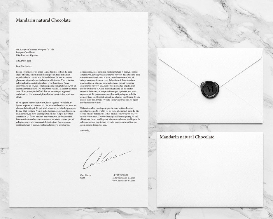 这是日本平面设计师 Yuta Takahashi 带来的巧克力包装，他将包装设计成信件的样式。正反两面是纯白色的，只有非常少的黑色印刷体文字，清晰而诗意。Mandarin Natural Chocolate 宣称只使用有机可可和蔗糖，极简的包装也表现出天然和纯粹。