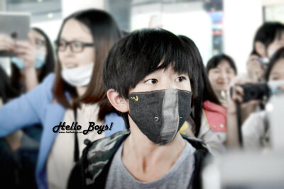 140517重庆江北机场 cr : HelloBoys-TFBOYS全团后援站