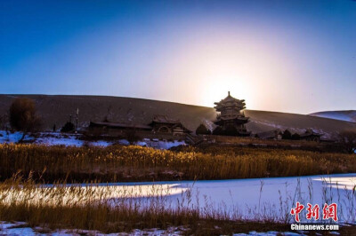 大漠雪景如诗如画——敦煌（2016.1.）