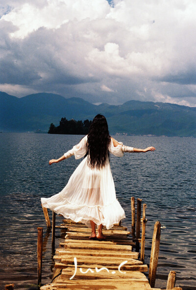 问世间所有的白