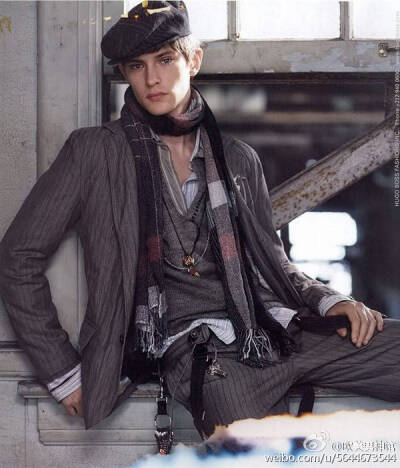 【欧美男模】—Mathias Lauridsen（马蒂耶斯·劳瑞森），1984年1月13日出生于丹麦，超级男模。他拥有性感慵懒、斯文稳重、阴柔纤细等多重个性，也让审美观变得更多元化。这个拥有精致外型、优雅的贵族气质，让人敬佩…