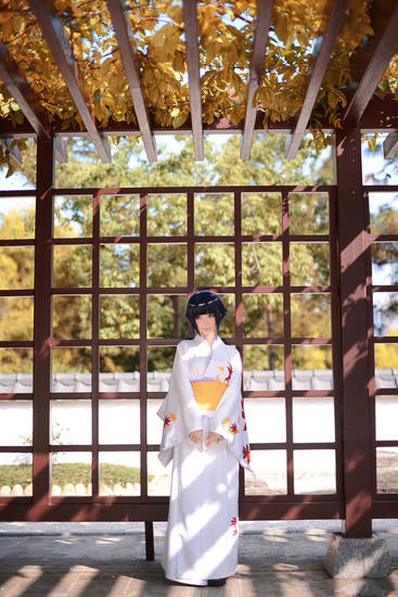 火影忍者雏田cosplay cn: 茶叶小果 摄影：谜之画师七酱 化妆：茶叶小果 后期：茶叶小果