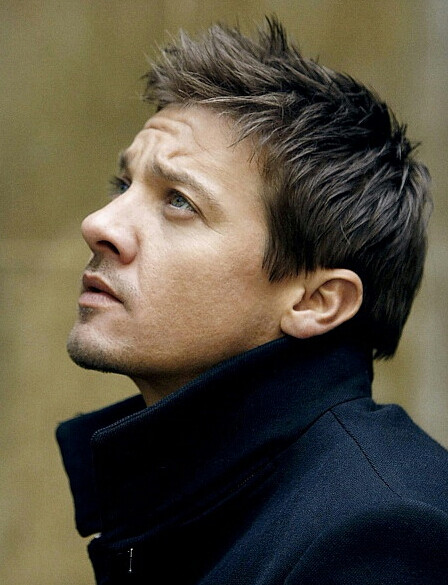  ＃欧美男星＃ ＃影星＃ 杰瑞米·雷纳（Jeremy Renner），1971年1月7日在美国加州莫德斯托城出生，美国影视演员。 （另一张图会有他的介绍）